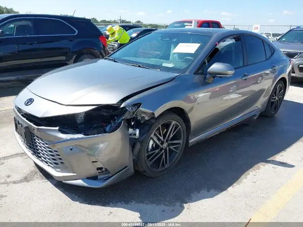 4T1DAACK9SU570278 2025 TOYOTA CAMRY - Image 2