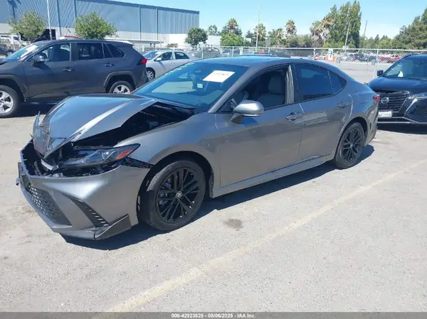 4T1DAACK9SU622752 2025 TOYOTA CAMRY - Image 2