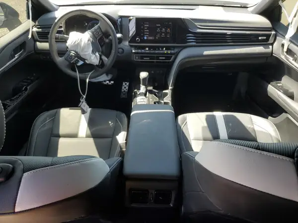 4T1DAACK9SU631242 2025 TOYOTA CAMRY - Image 8