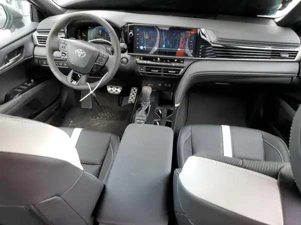 4T1DAACK9SU645626 2025 TOYOTA CAMRY - Image 8