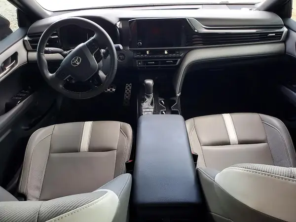 4T1DAACKXSU018658 2025 TOYOTA CAMRY - Image 8