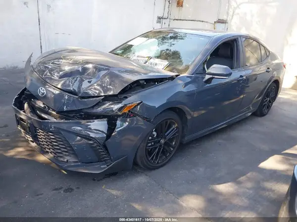 4T1DAACKXSU032835 2025 TOYOTA CAMRY - Image 2