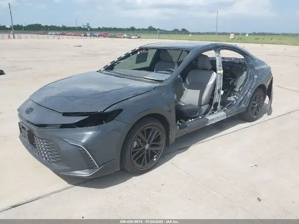 4T1DAACKXSU035914 2025 TOYOTA CAMRY - Image 2