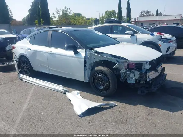 4T1DAACKXSU060327 2025 TOYOTA CAMRY - Image 1