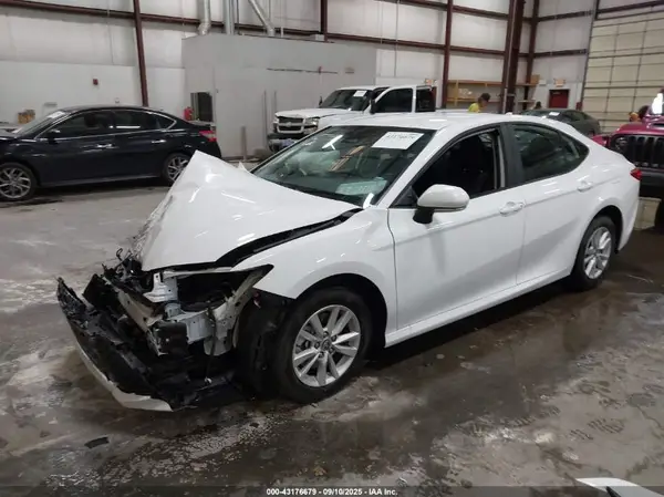 4T1DAACKXSU073630 2025 TOYOTA CAMRY - Image 2