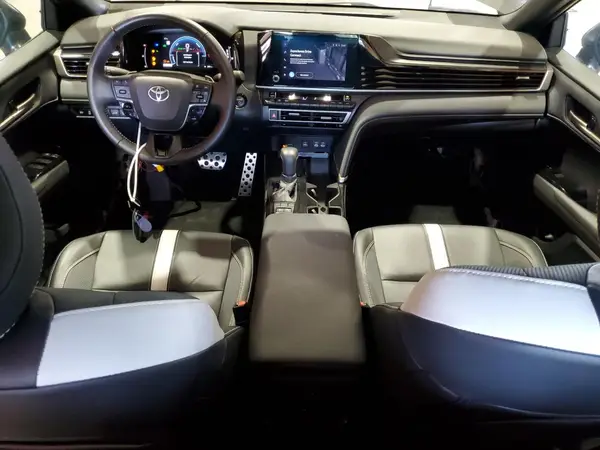 4T1DAACKXSU075555 2025 TOYOTA CAMRY - Image 8