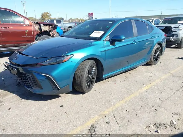 4T1DAACKXSU089858 2025 TOYOTA CAMRY - Image 2
