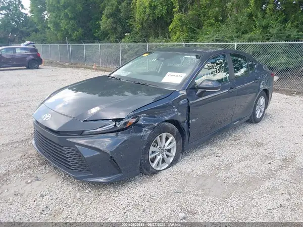 4T1DAACKXSU114774 2025 TOYOTA CAMRY - Image 2