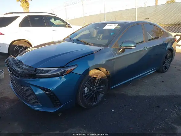 4T1DAACKXSU116749 2025 TOYOTA CAMRY - Image 2