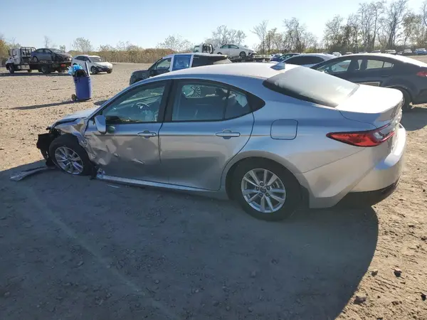 4T1DAACKXSU122728 2025 TOYOTA CAMRY - Image 2