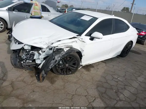 4T1DAACKXSU123605 2025 TOYOTA CAMRY - Image 2