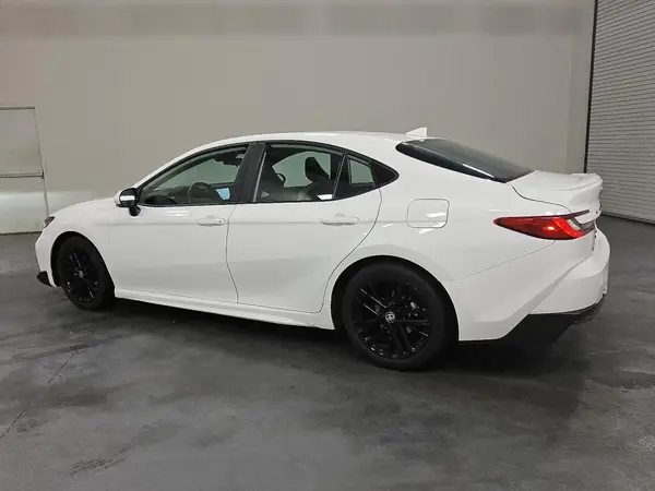 4T1DAACKXSU142834 2025 TOYOTA CAMRY - Image 2