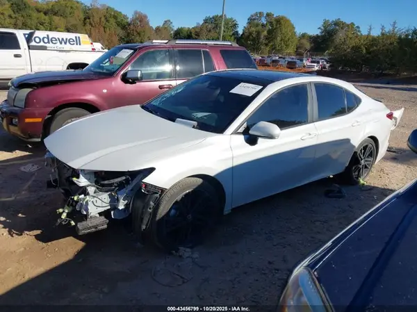 4T1DAACKXSU153610 2025 TOYOTA CAMRY - Image 2