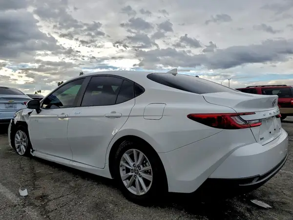4T1DAACKXSU157303 2025 TOYOTA CAMRY - Image 2