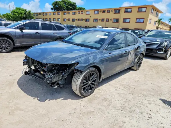 4T1DAACKXSU165384 2025 TOYOTA CAMRY - Image 1
