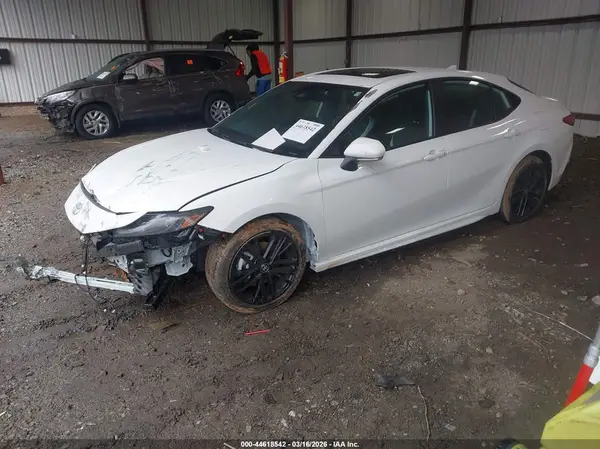 4T1DAACKXSU168057 2025 TOYOTA CAMRY - Image 2