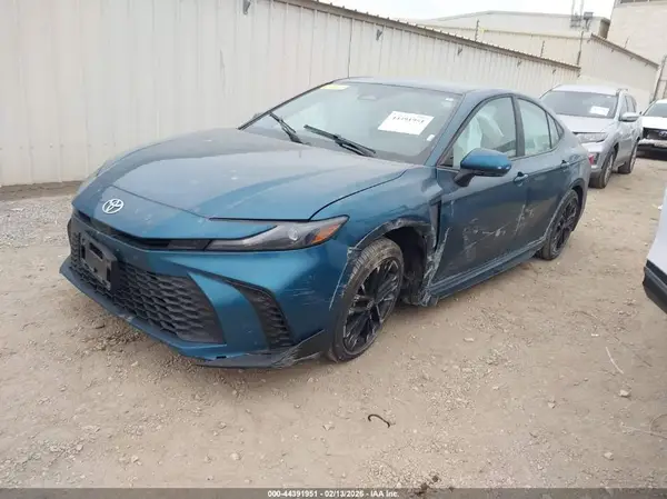 4T1DAACKXSU169824 2025 TOYOTA CAMRY - Image 2