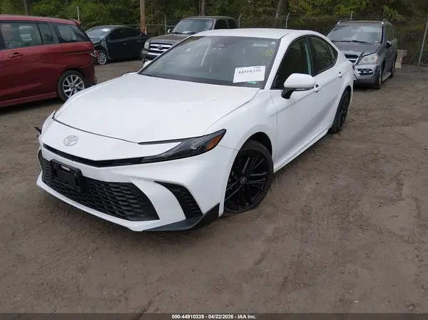 4T1DAACKXSU184386 2025 TOYOTA CAMRY - Image 2