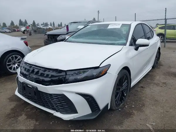 4T1DAACKXSU206841 2025 TOYOTA CAMRY - Image 2