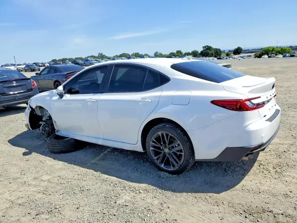 4T1DAACKXSU512227 2025 TOYOTA CAMRY - Image 2