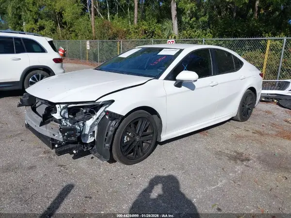 4T1DAACKXSU513703 2025 TOYOTA CAMRY - Image 2
