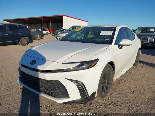 4T1DAACKXSU518660 2025 TOYOTA CAMRY - Image 2