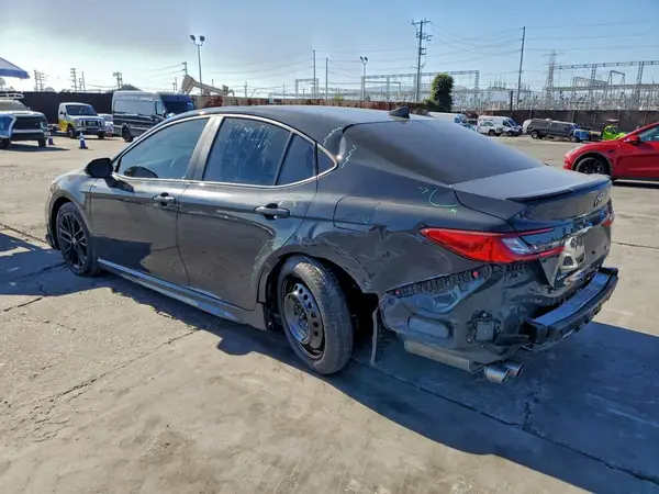 4T1DAACKXSU519632 2025 TOYOTA CAMRY - Image 2