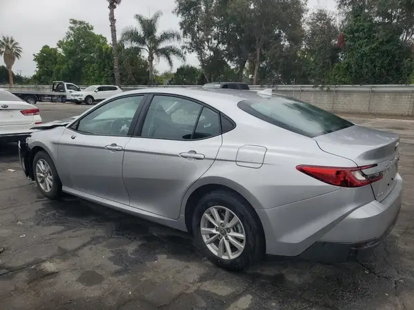 4T1DAACKXSU523390 2025 TOYOTA CAMRY - Image 2