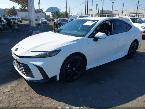 4T1DAACKXSU528833 2025 TOYOTA CAMRY - Image 2
