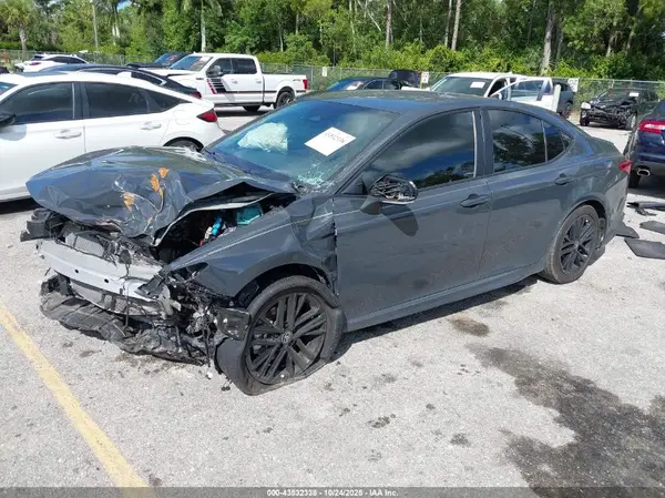 4T1DAACKXSU555577 2025 TOYOTA CAMRY - Image 2