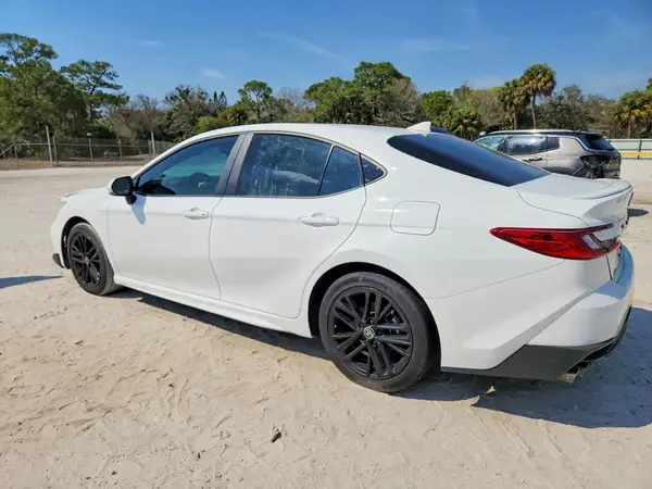 4T1DAACKXSU559421 2025 TOYOTA CAMRY - Image 2