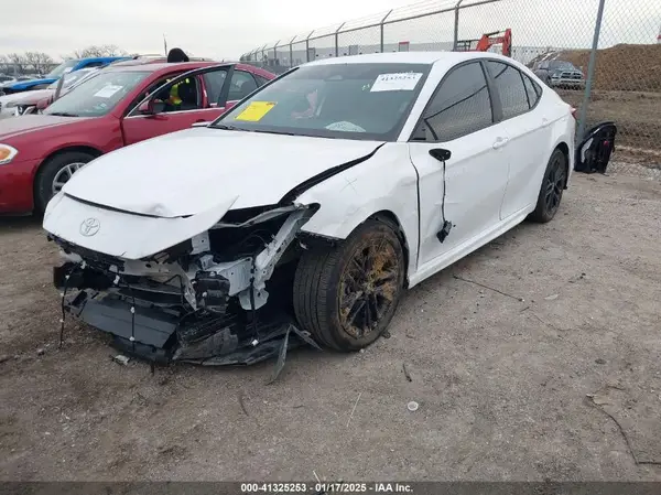 4T1DAACKXSU562772 2025 TOYOTA CAMRY - Image 2