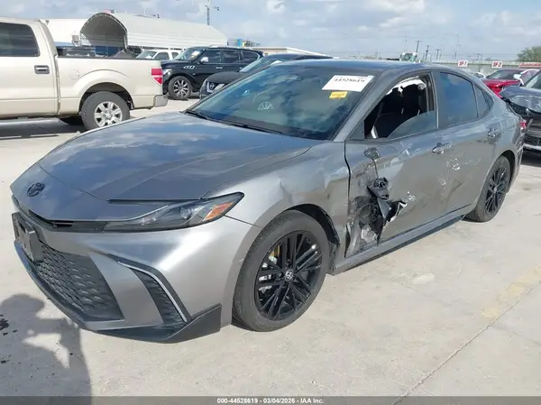 4T1DAACKXSU570371 2025 TOYOTA CAMRY - Image 2