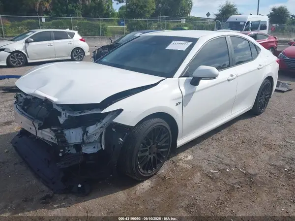 4T1DAACKXSU571049 2025 TOYOTA CAMRY - Image 2