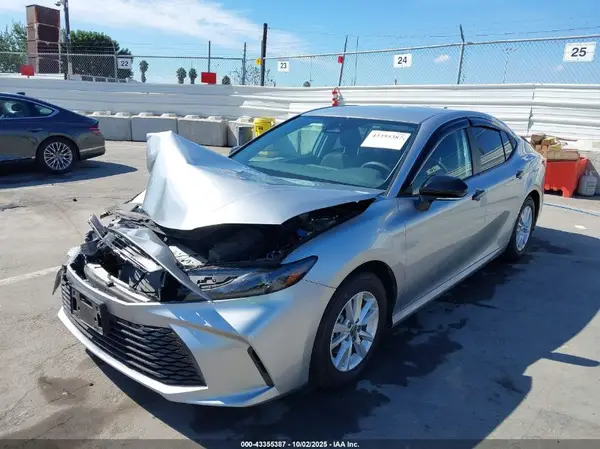 4T1DAACKXSU572377 2025 TOYOTA CAMRY - Image 2