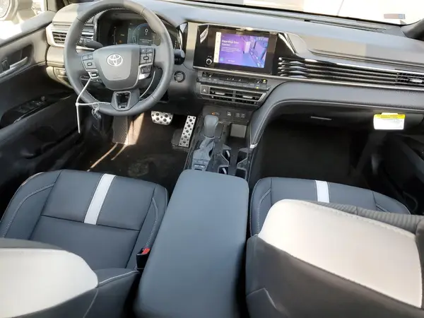 4T1DAACKXSU573061 2025 TOYOTA CAMRY - Image 8
