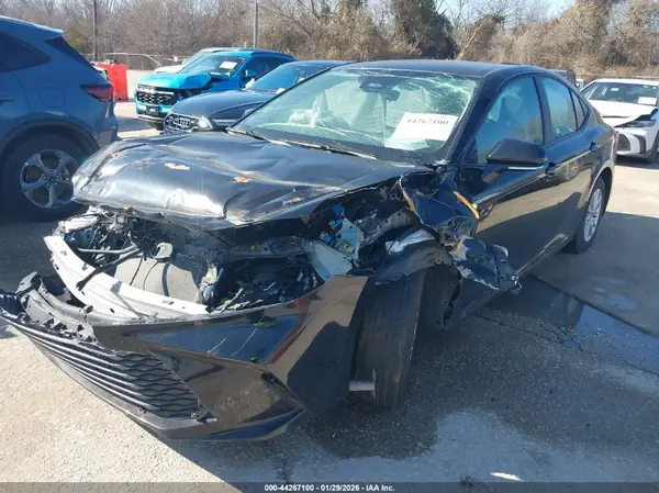 4T1DAACKXSU579846 2025 TOYOTA CAMRY - Image 2