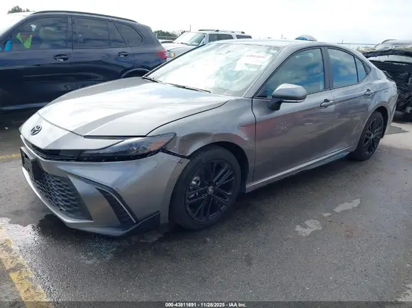 4T1DAACKXSU583590 2025 TOYOTA CAMRY - Image 2