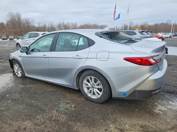 4T1DAACKXSU586215 2025 TOYOTA CAMRY - Image 2