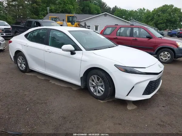 4T1DAACKXSU587395 2025 TOYOTA CAMRY - Image 1