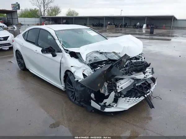 4T1DAACKXSU588272 2025 TOYOTA CAMRY - Image 1