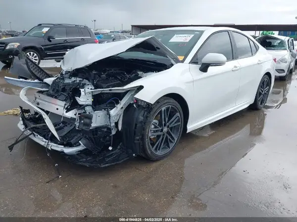 4T1DAACKXSU588272 2025 TOYOTA CAMRY - Image 2