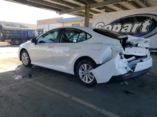 4T1DAACKXSU592712 2025 TOYOTA CAMRY - Image 2