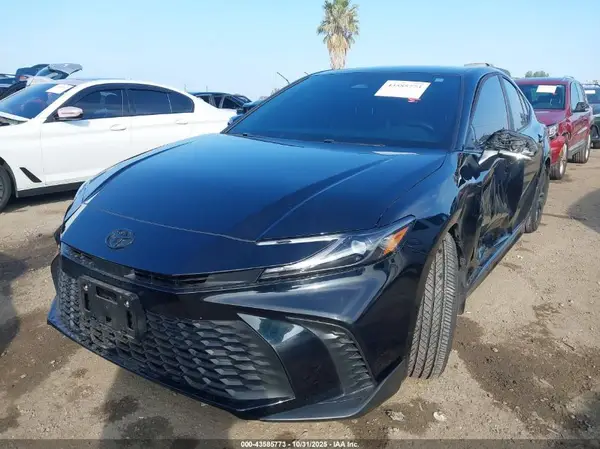 4T1DAACKXSU592743 2025 TOYOTA CAMRY - Image 2