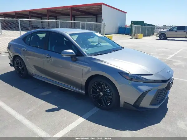 4T1DAACKXSU606527 2025 TOYOTA CAMRY - Image 1