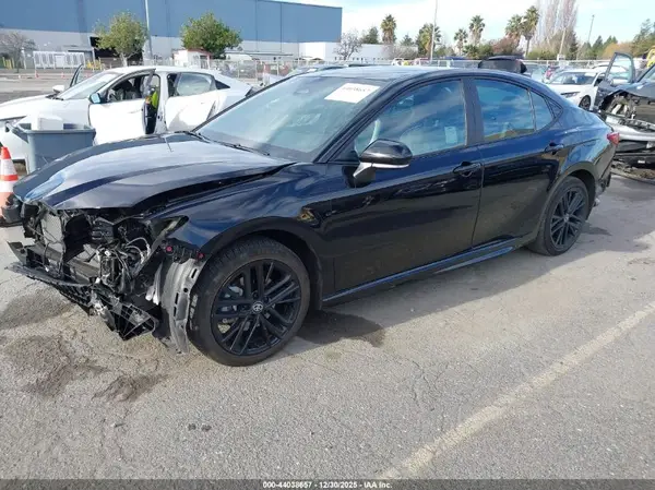 4T1DAACKXSU621948 2025 TOYOTA CAMRY - Image 2