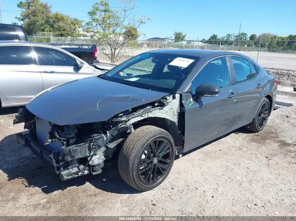 4T1DAACKXSU631671 2025 TOYOTA CAMRY - Image 2