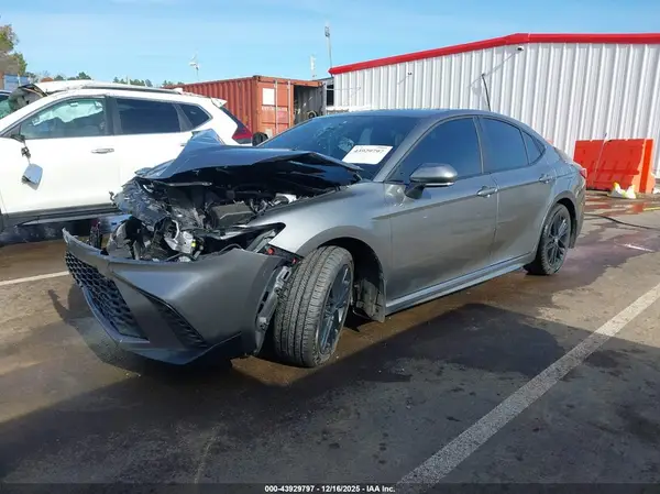 4T1DAACKXSU636269 2025 TOYOTA CAMRY - Image 2
