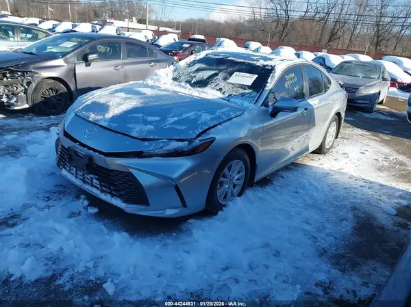 4T1DAACKXSU642668 2025 TOYOTA CAMRY - Image 2