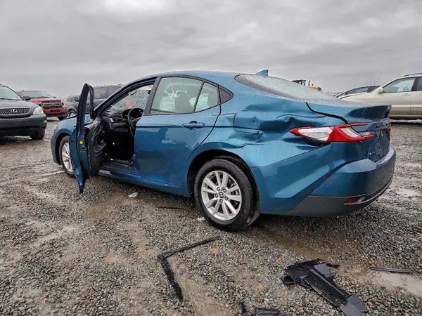 4T1DAACKXSU645604 2025 TOYOTA CAMRY - Image 2